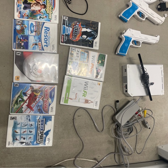 WII GAME system - Picture 6 of 6